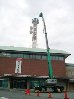 超高所作業車の作業風景②